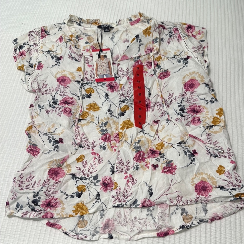 Buffalo David Bitton Cream Ruffled Cap Sleeve Blouse